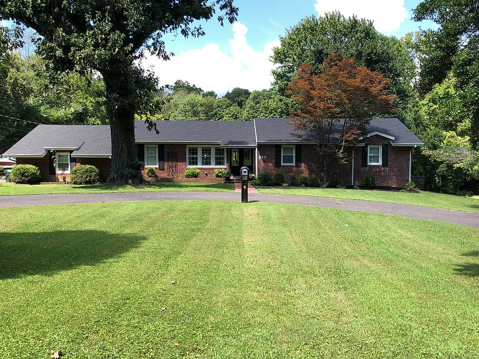 1st image of 899 McPherson Dr