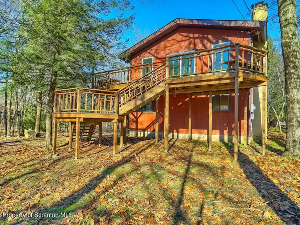 310 Cedar Dr, Long Pond, PA 18334