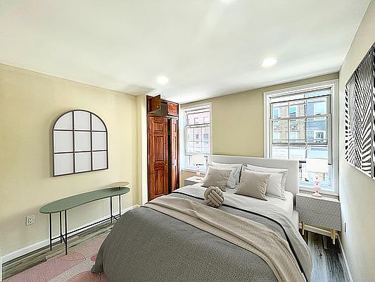 1st image of 126 Smith St #2