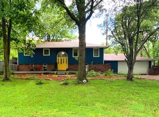 2425 SE Alexander Dr, Topeka, KS 66605