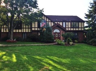 124 Golfview Dr, MCMURRAY, PA 15317