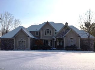 2088 Rock Crk S, Akron, OH 44333