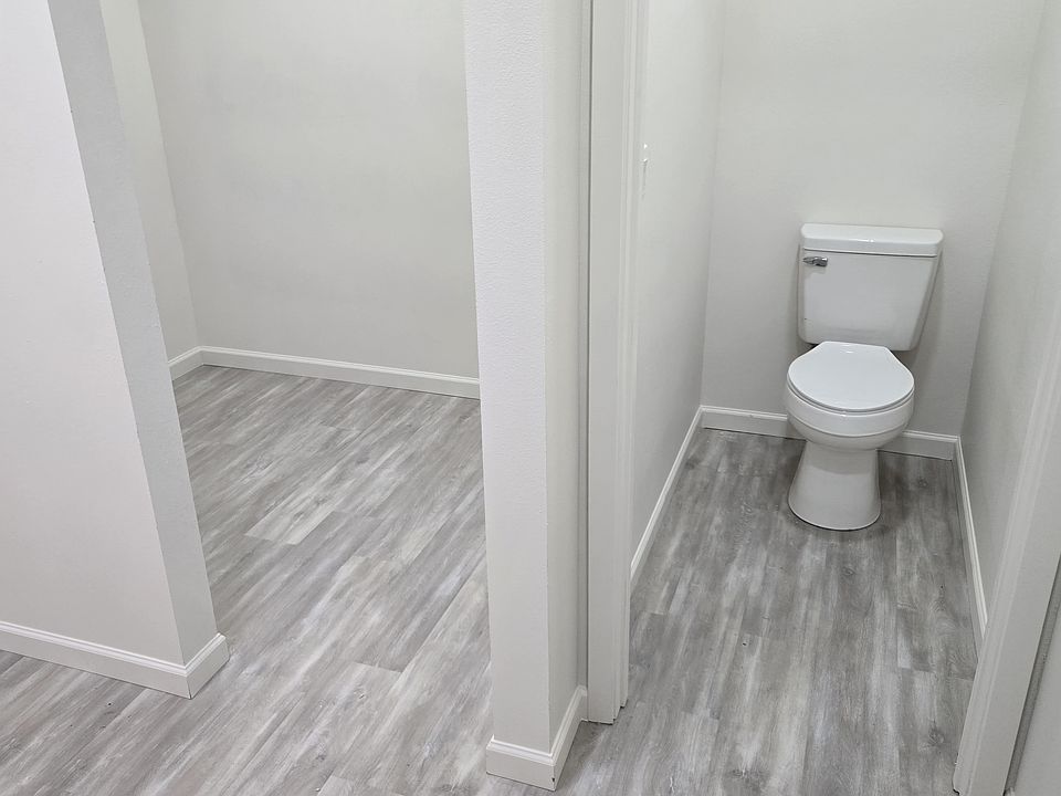 Master bath with closet