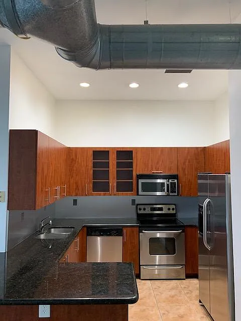 1 bed, 937 sqft, $2,800 — Photo 3