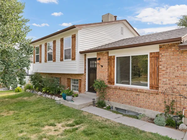 12152 S Cinnamon Ridge Rd, Sandy, UT 84094