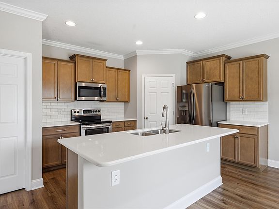 2nd image of 4864 Stoneyhurst Ln