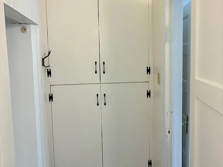 31 N Laurel St #1-4 — Photo 13