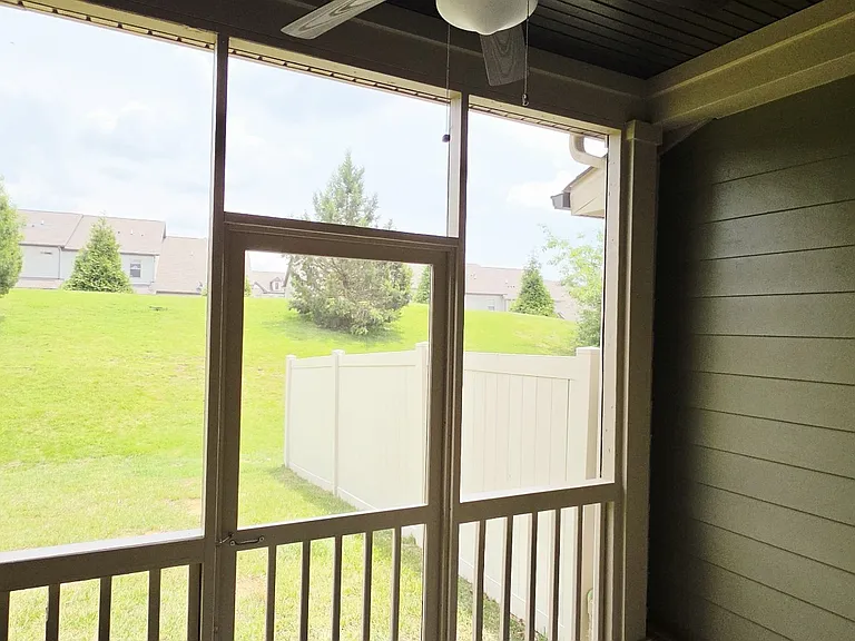 1623 Hampshire Pl — Photo 11
