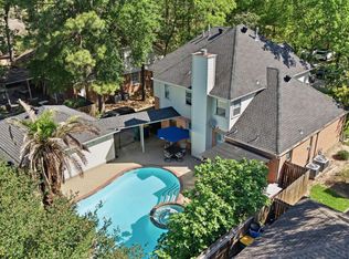 26 E Sterling Pond Cir, The Woodlands, TX 77382