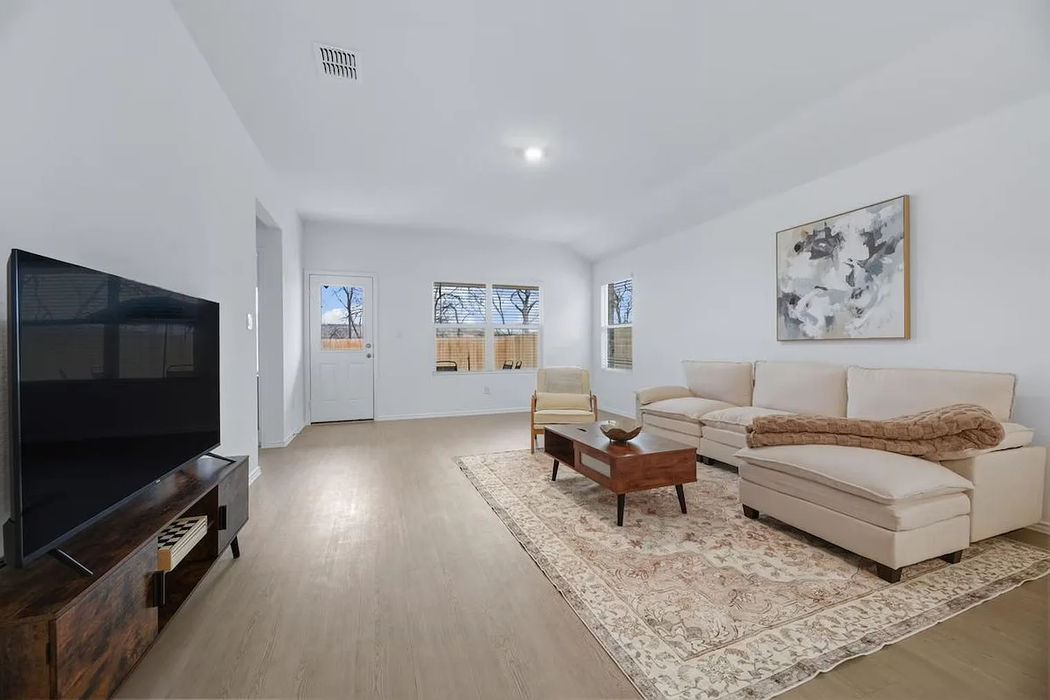 4 bed, 3.0 bath, $6,925 — Photo 1