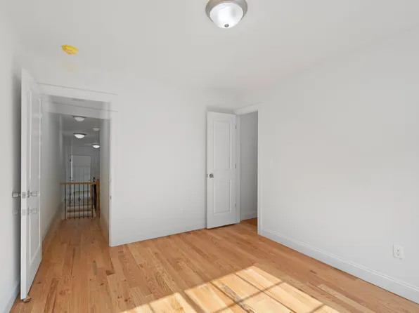 1372 Forest Hill Road image 13 of 28