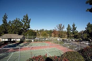 5th image of 1489 La Linda Dr