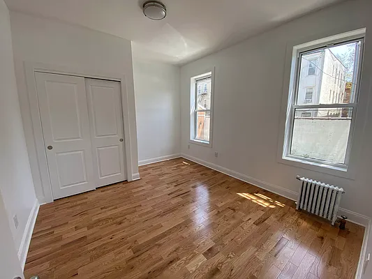 Rented by Premier Metro Realty Corp | media 14