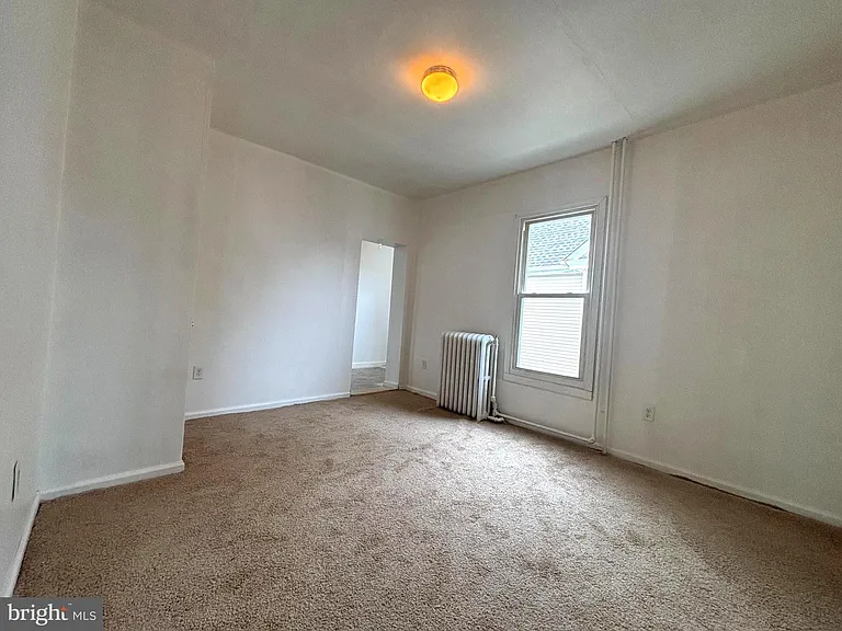 49 Hopkins St — Photo 6