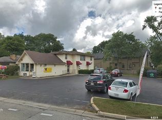 821 E Chicago Ave, Naperville, IL 60540