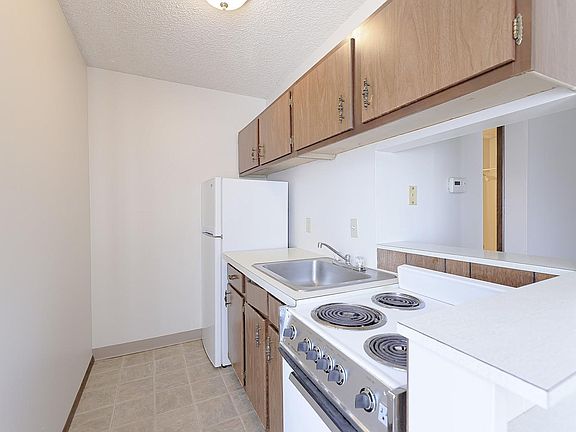 3rd image of 1028 H St #X1