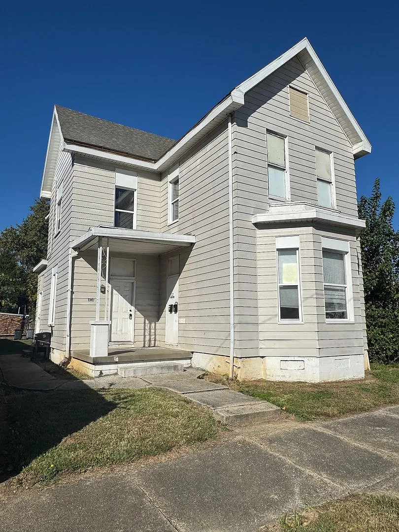 404 N 2nd Ave (GI) — Photo 1