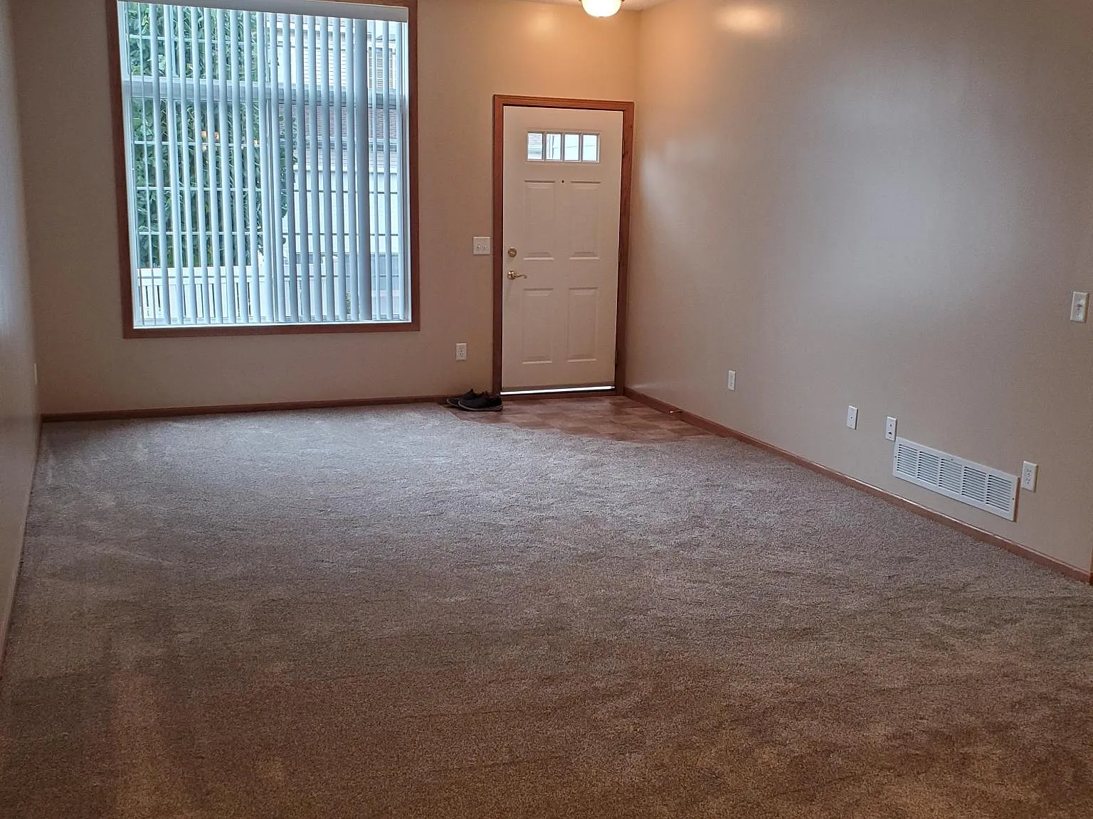 433 Frederick Circle — Photo 2