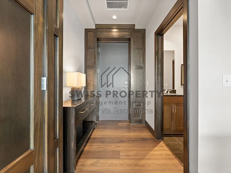 1145 N High St #504 — Photo 31
