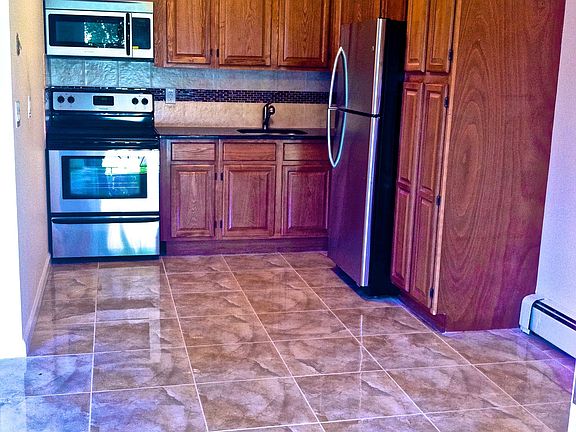 4th image of 30 Lamb Ave APT 5A