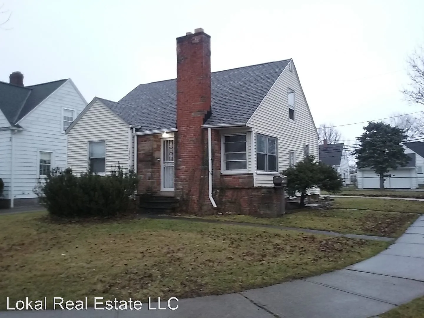 18200 Maple Heights Blvd photo 1