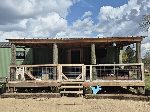 586 Edgar Jones Rd, Box Springs, GA 31801