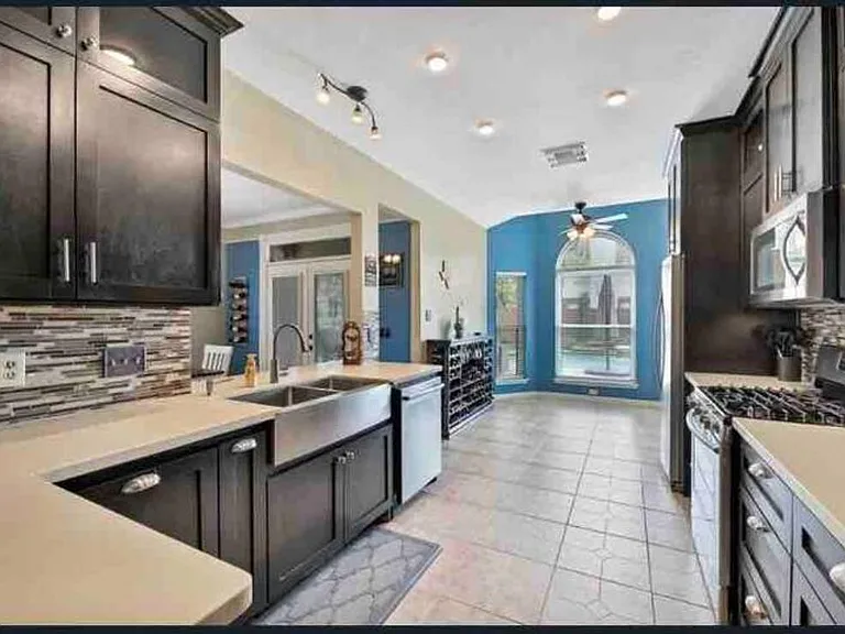 Large Kitchen