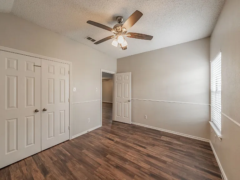 2136 Stoneridge Dr — Photo 35