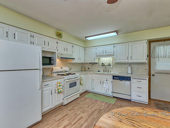 5th image of 5695 Leisure South Dr SE