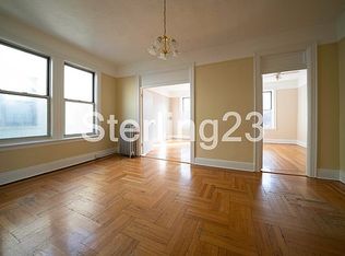 24-48 27th St #3F, Astoria, NY 11102