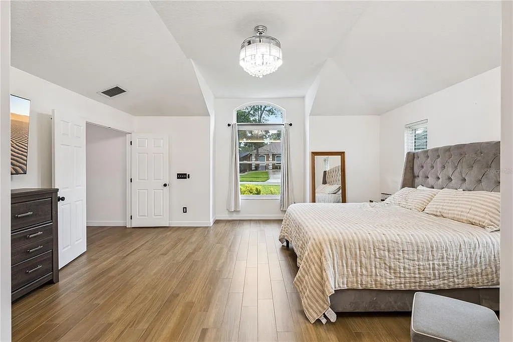 4 bed, 3.0 bath, 2813 sqft, $3,600 — Photo 4