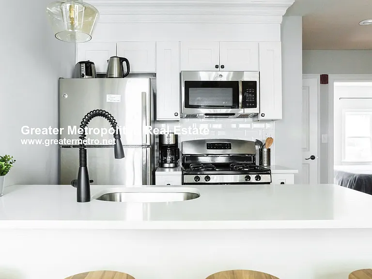 143 Everett St #1 — Photo 2