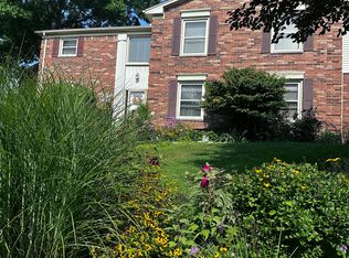 6318 Pepper Hill Dr #9, West Bloomfield, MI 48322