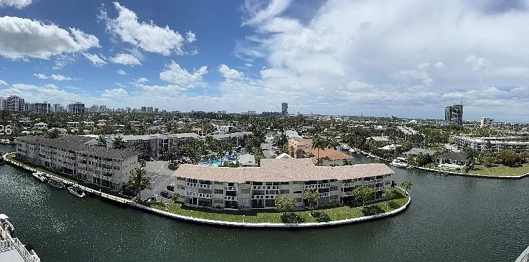427 Golden Isles Dr #10D — Photo 4