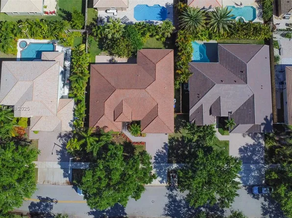 16547 Mariposa Cir S, Fort Lauderdale, FL 33331