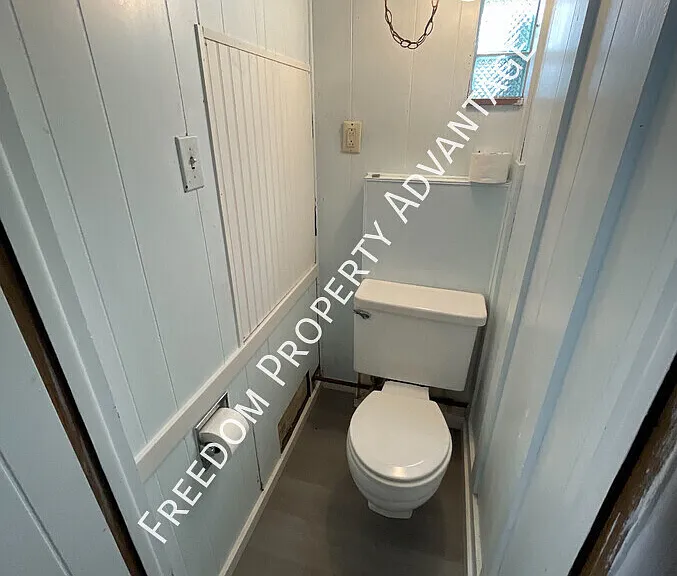 11843 Joan Dr — Photo 5