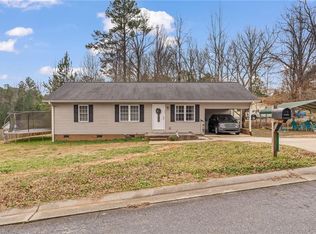 305 Admiral Dr, Ramseur, NC 27316