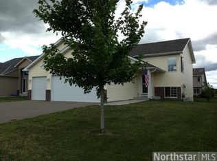 155 Arabian Ave W, Shakopee, MN 55379