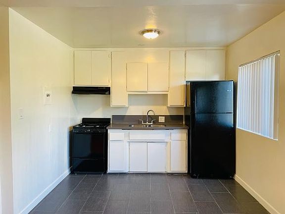 3rd image of 501 Gayley Ave #9ajchadmw