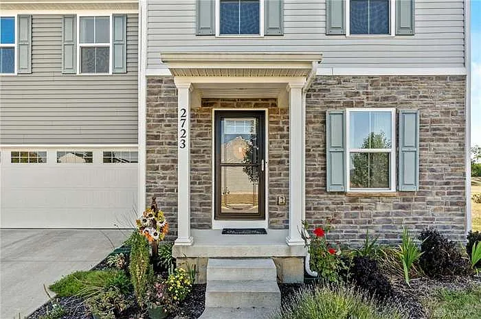 3 bed, 2.5 bath, 1440 sqft, $2,400 — Photo 2