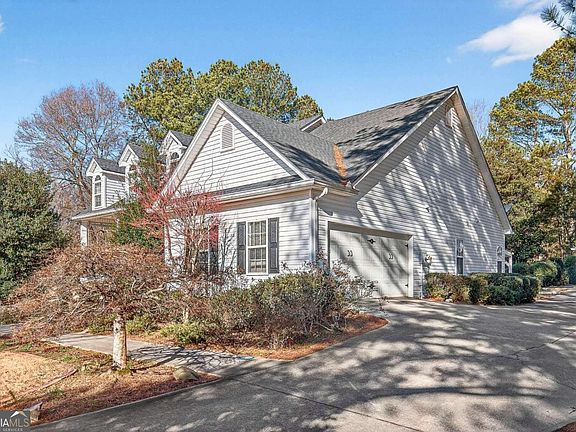 2nd image of 58 Legend Dr