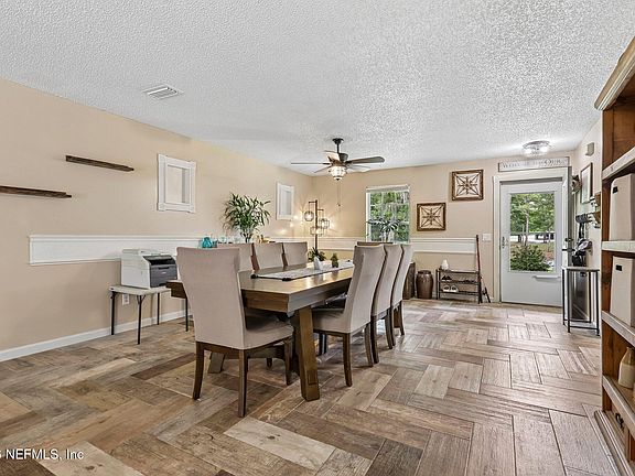 5th image of 4379 TARRAGON Avenue