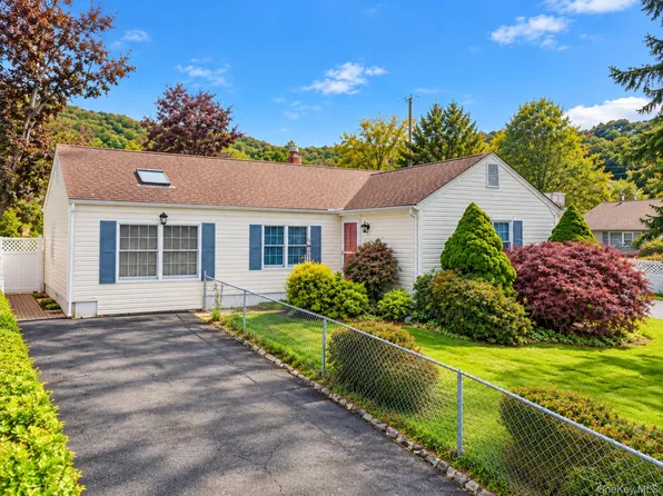 2 Maple Avenue, Garnerville, NY 10923