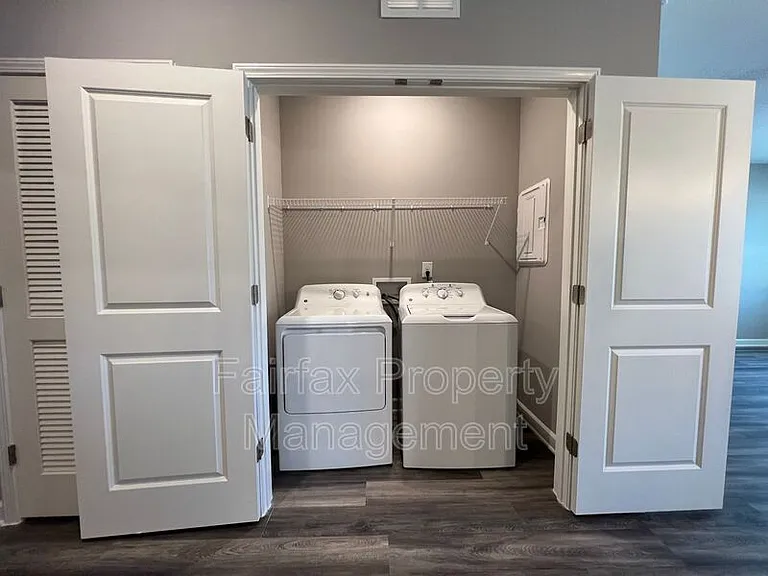 518 Boone St #104 — Photo 13
