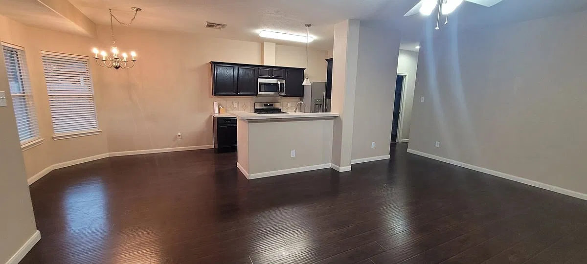 3 bed, 2.0 bath, 1455 sqft, $2,000 — Photo 4