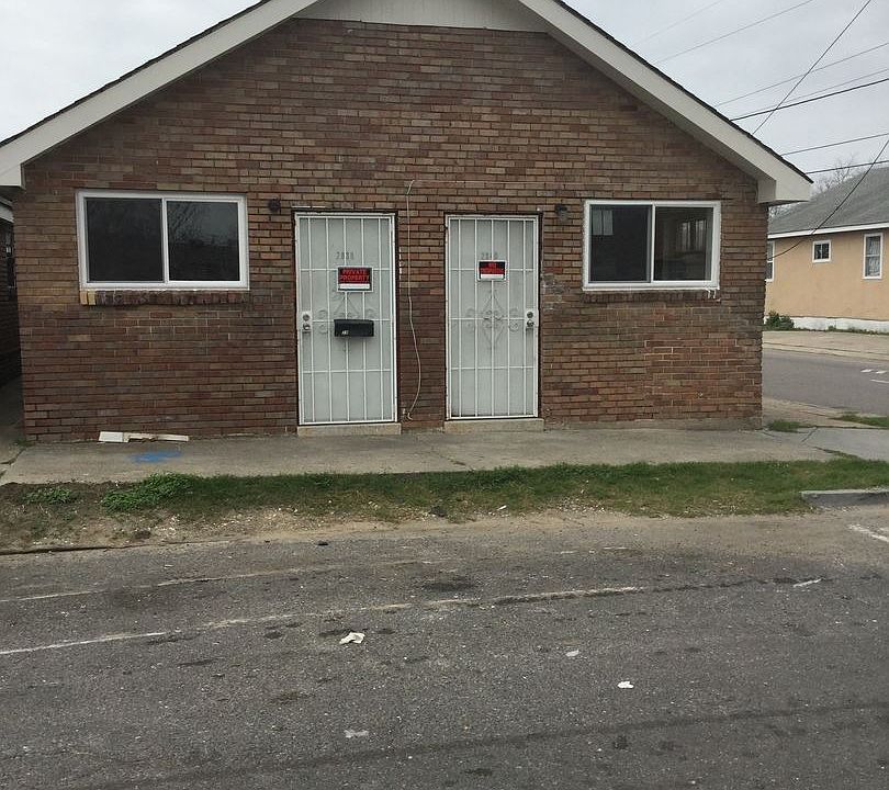 1st image of 2838-40 Pauger St #2838