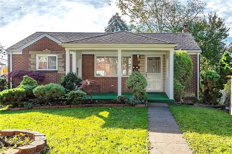 1367 Harris Ave is located on a quaint, quiet street in the Westwood neighborhood.