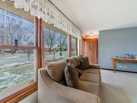 5th image of 55 E Arquilla Dr