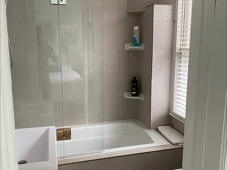 38 Hanson St #2 — Photo 12