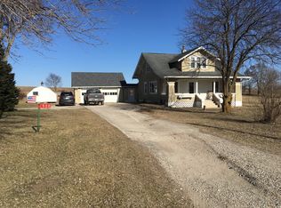 1020 74th Street Dr, Belle Plaine, IA 52208